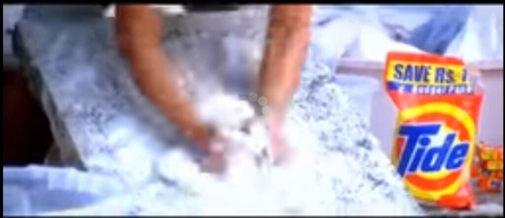 Tide in movie Chup Chup Ke