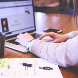 Must Read For Online Entrepreneurs Or Bloggers
